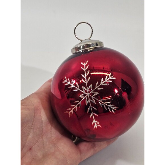 VINTAGE Marshall Field's Glass Ball Globe Ornament Red Snowflake Holiday Decor - Picture 3 of 6